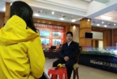 为展现南昌城市发展全新面貌，聚焦百姓生活巨大变化，以不同的视角解读过去的五年，南昌电视台二套都市730频道“初心铸辉煌·青春最担当”栏目聚焦在“十九大”提出的新时代下洪城大市场商户、洪城大市场管理者们全新的发展理念与管理模式。