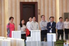 4月12日，中国邮政银行总行金融市场部同行投资处董晓辉副处长，招商资本控股授权代表、招商资本投资副经理、国协壹号法人代表总经理郭健率国协一期基金代表团一行莅临集团考察调研。