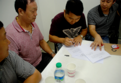 洪城大市场30个冷饮亭第一年经营权以152万拍出