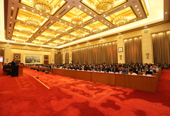 4月15日，“第十六届中国商品交易市场发展论坛暨2014年度全国商品交易市场表彰大会”在北京隆重举行。洪大集团满载而归，收获累累，洪城大市场连续荣获了“全国百强品牌市场”、“全国文明诚信经营示范市场”、“2014年度全国商品交易市场系统先进单位”三大殊荣。洪大集团继续连任“中国市场学会批发市场发展委员会理事会副理事长单位”。