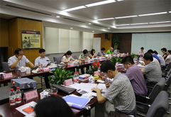 2015年5月28日，洪大集团第七届董事会第二次会议和2014年度股东大会在集团一号会议室召开，集团董事、全体股东分别参加了会议，会议由集团董事长刘如强主持。