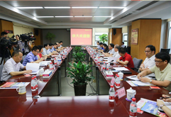 7月4日上午，南昌市委常委、副市长刘建洋、市发改委主任黄耀华、市商务局局长吕娄及相关部门负责人莅临我司就有关省委省政府印发《关于开展降低企业成本、优化发展环境专项行动》出台的80条政策措施等相关工作进行专题调研；集团董事长刘如强、总经理、党委书记余小玲、副总经理陈立群携集团高管一行参加了调研座谈会。