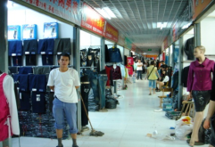 洪城大市场“广州精品服装城”正式亮相营业