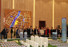 市四套班子副厅以上职务离退休老领导 莅临新洪城大市场参观考察