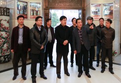 12月14日，中国市场学会副会长朱勇毅、中国商品交易市场专家指导委员会副主任委员王克臣、中国商品交易市场专家指导委员会物流专家马军、中国市场学会批发市场发展委员会副主任兼国际合作部主任王晨阳、中国市场学会批发市场发展委员会副秘书长兼会员部主任樊世超一行莅临洪大集团调研指导工作，集团副总经理陈立群、纪委书记王跃军、企划推广总监刘宇青等集团相关领导陪同调研。