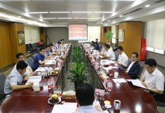 ）5月26日上午，江西洪大集团第七届董事会第六次会议、2016年度股东大会及第八届董事会第一次会议在集团一号会议室正式召开，集团董事长刘如强、集团全体董事及全体股东分别参加了此次会议，会议由董事长刘如强主持。