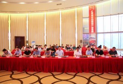 6月11日，集团在新洪城大市场召开“兼收并蓄·融合分享—洪大集团赴全国批发市场考察主题分享会”。集团董事长刘如强，集团常务副总经理姜泓声，集团副总经理陈立群等集团高管及全国批发市场考察人员参加了此次分享会，集团副总经理陈立群主持此次分享会。