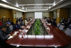 11月29日，集团在1号会议室召开了各职能部门加强团队建设动员大会。集团副总经理王跃军、集团总经理助理刘向飞及各职能部门负责人、员工参加了此次大会。