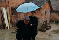 自洪大爱心助力“为感动发声——“好人帮好人”春季诵读大型爱心接力活动”以来，我们收到很多市场商户和员工的深情朗诵，有对父母的思念，有对人生的感悟，有对经典的致敬，以下我们选取了部分的朗读文稿，一起分享给大家！