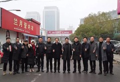 各商协会会员、党员商户纷纷表示，感谢集团与商会领导的关心和祝福，紧跟洪大抱团发展的初心不变，一定积极配合集团完成老市场整体搬迁，新市场开业运营工作，共同创造新洪大更加美好、幸福的明天！