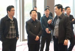 3月26日上午，省政协副主席、省工商联主席雷元江一行莅临我司新洪城大市场项目走访调研，集团董事长刘如强携常务副总经理陈立群等集团高管陪同接待。
