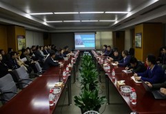 近日，集团人力资源部、洪大长薪公司共同组织的智慧商圈专项系列培训在集团1号会议室隆重举办