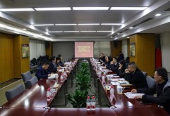  近日，南昌市西湖区区长黄小燕、区委常委、常务副区长陈奕蒙一行莅临洪大集团就西湖区营商环境进行走访调研