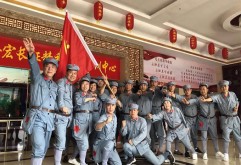 在建党98周年来临之际，洪大集团党委及各党支部全面深入开展“不忘初心，牢记使命”的主题学习教育活动，通过参观红色教育基地、学习党章党规、重温入党誓词，组织党建公益活动等多种形式