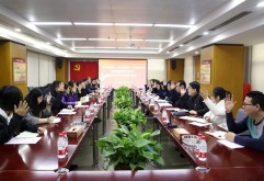 根据上级党组织及洪大集团党委的要求，洪大集团各党支部认真开展“不忘初心，牢记使命”主题教育专题组织生活会和民主评议党员会议。