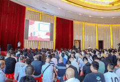    近期，国家应急管理部公布了《高层民用建筑消防安全管理规定》，自8月1日起施行。为让集团相关安全管理岗位员工更好地掌握并认真贯彻实施国家有关消防安全法律法规，进一步增强员工消防安全意识，提升消防管理技能，保障集团管辖商业、物业安全，7月21日，集团在新市场展示中心西厅开展了消防安全管理培训，各单位市场管理、消防安防及物业管理相关人员共计230余人参加了此次培训。