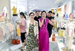 祝贺！新市场“涂涂婴幼”品牌升级、新店开业，集团代理董事长龚小萍亲临现场