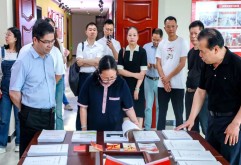 西湖区工商联组织企业家到新洪城大市场参观调研