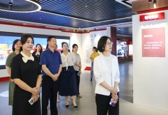 江西省妇联挂职副主席陈丽华一行来新洪城大市场走访调研