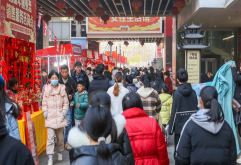 新洪城大市场年关进入“春运”模式，揭秘江西人过年为何必逛新洪大！