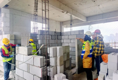 洪大柴德公馆施工现场热火朝天 冲刺今年完成交付