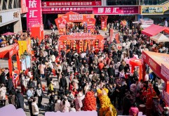 人山人海！现场直击新洪城大市场年货节，堪比“春运现场”！