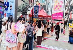 现场实拍｜新洪大免费漫展人气潮火！