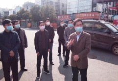 2月9日下午,西湖区委书记梅茂发及区政府副区长、区政府党组成员刘荣鑫、兰杨丽一行深入洪城大市场视察并指导疫情防控工作
