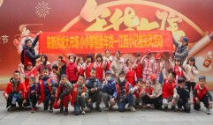 江西小记者团化身“小掌柜” 来新洪城大市场卖年货